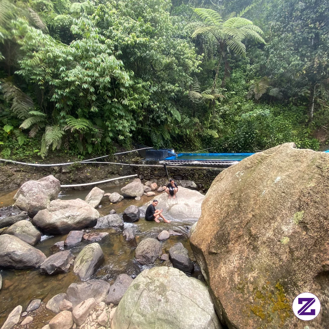 Damai Bener Denger Suara Air Sungai