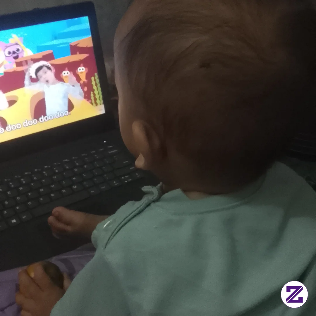 Ini Anak Saya Lagi Kalo Nonton Youtube