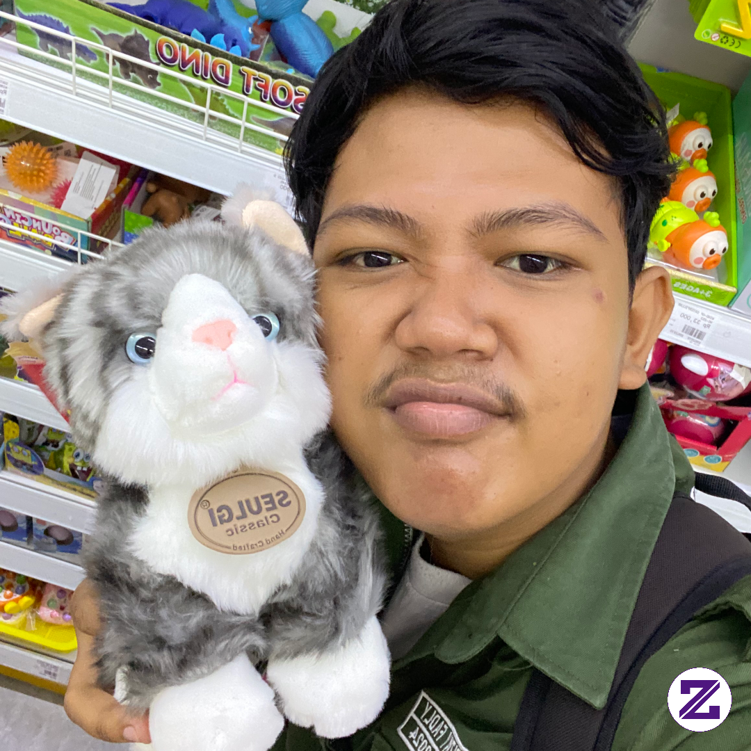 Niat AwalNiat Awal Masuk Toko Cuma Mau Keliling Doang Sambil Nyari Udara Segar