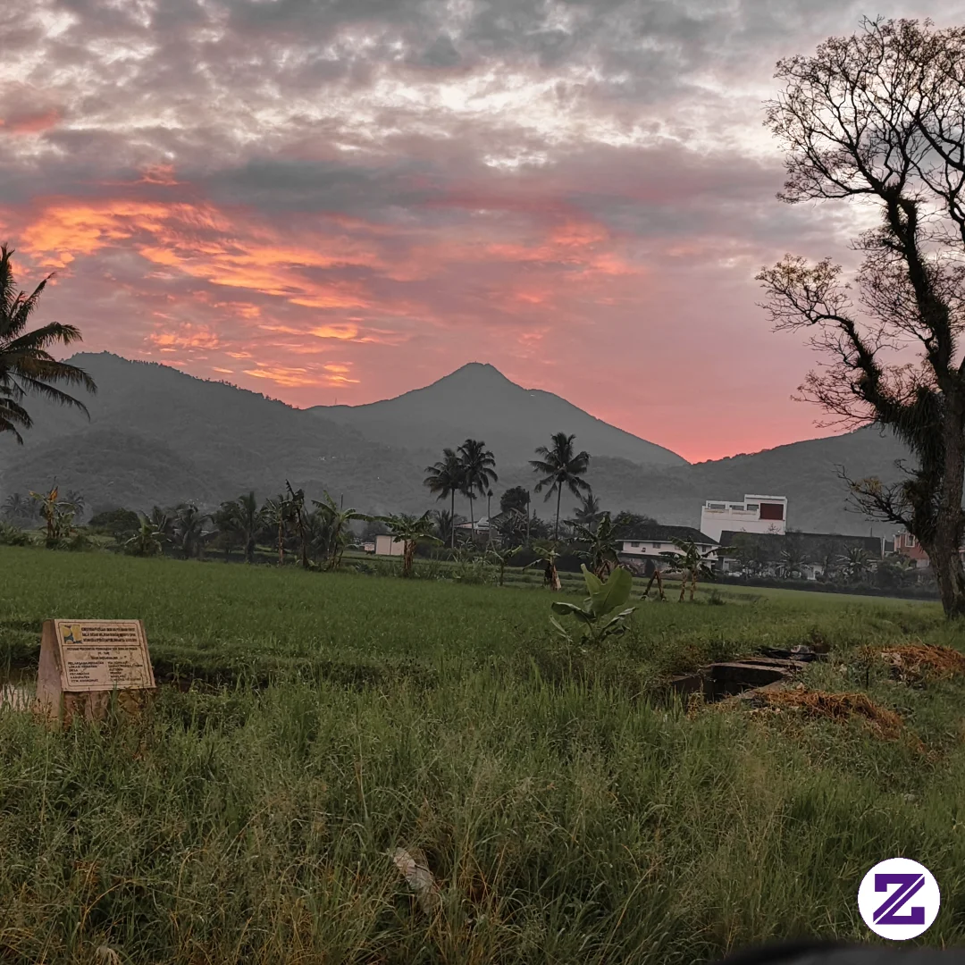 "Ada Ketenangan Yang Tidak Bisa Dibeli Di Antara Sapuan Jingga Langit Senja Dan