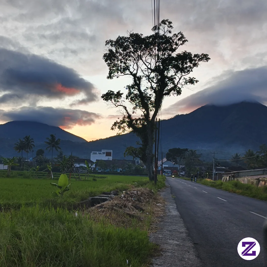 "Gunung Tidak Pernah Berbisik Bahwa Dia Megah, Dan Padi Tidak Pernah Pamer Bahwa