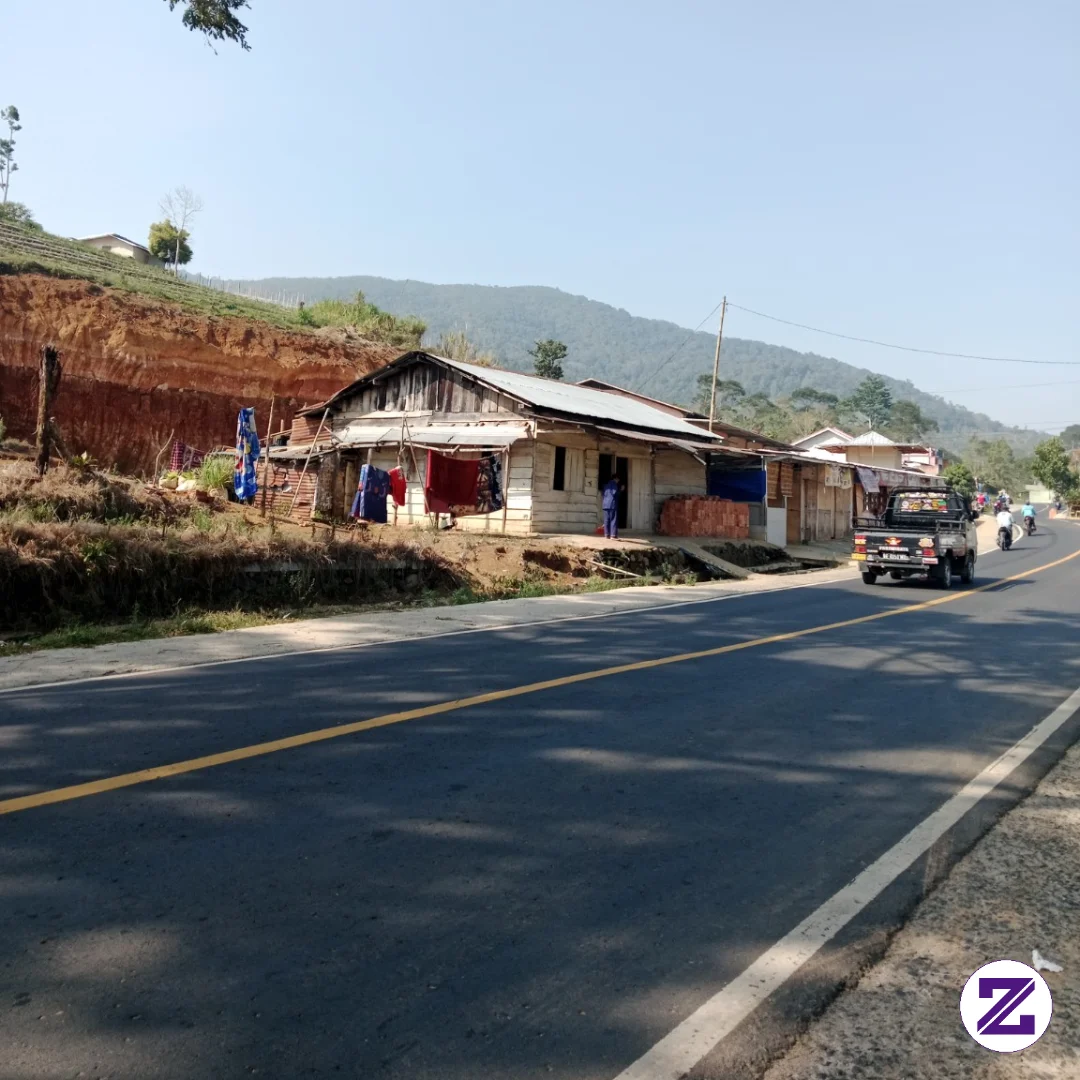 🌿 Di Balik Jalan Yang Ramai, Ada Kehidupan Sederhana Yang Tetap Berjalan