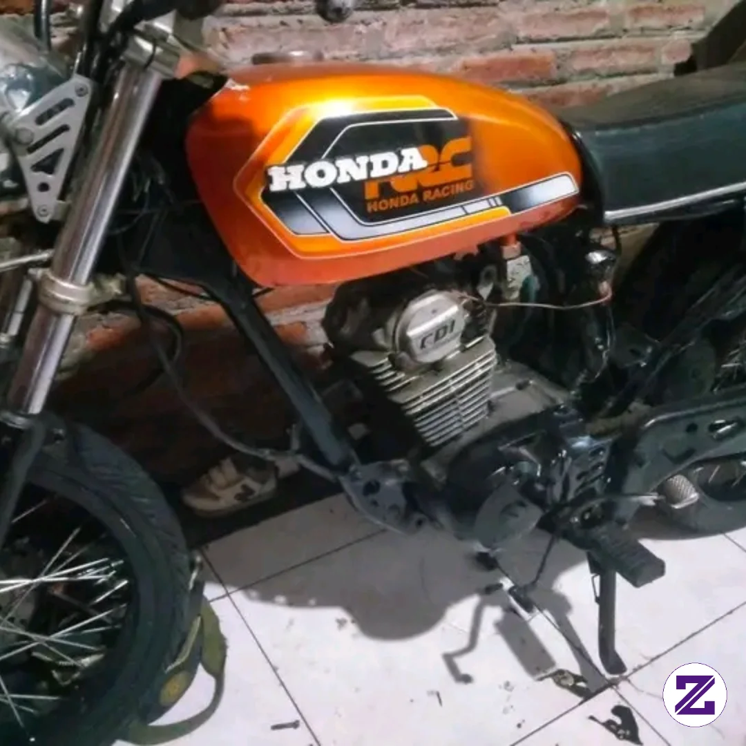 Ini Deskripsi Lengkap Motor Di Foto Kamu, Siap Pakai Buat Posting Jual / Status: