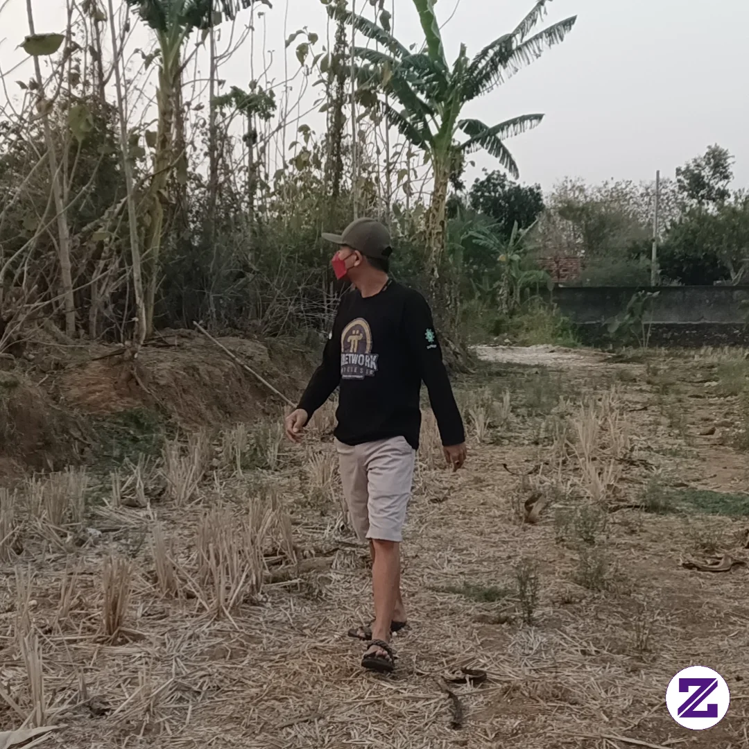 Mbolang Dimusim Kemarau _ Kering Tanah Mletecgxz.