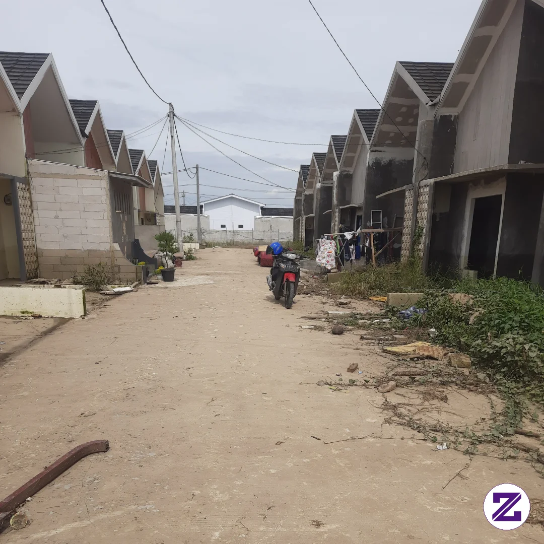 “Potret Perumahan Baru: Dari Jalan Tanah Menuju Rumah Impian”
