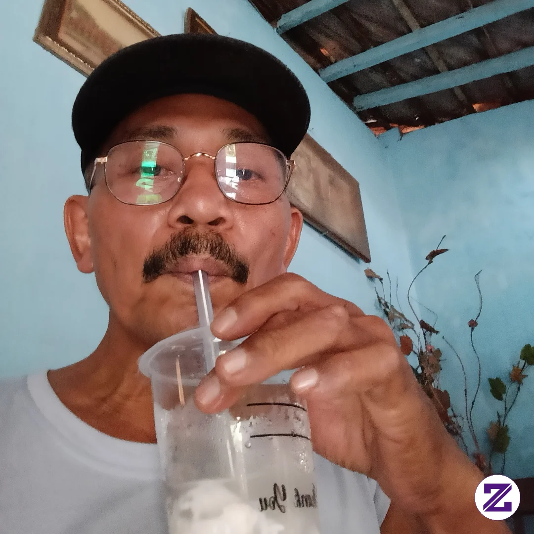 Minum Air Kelapa Muda Ni'mat Dan Bermanfaat Untuk Kesehatan Tubuh Gaes 👍
