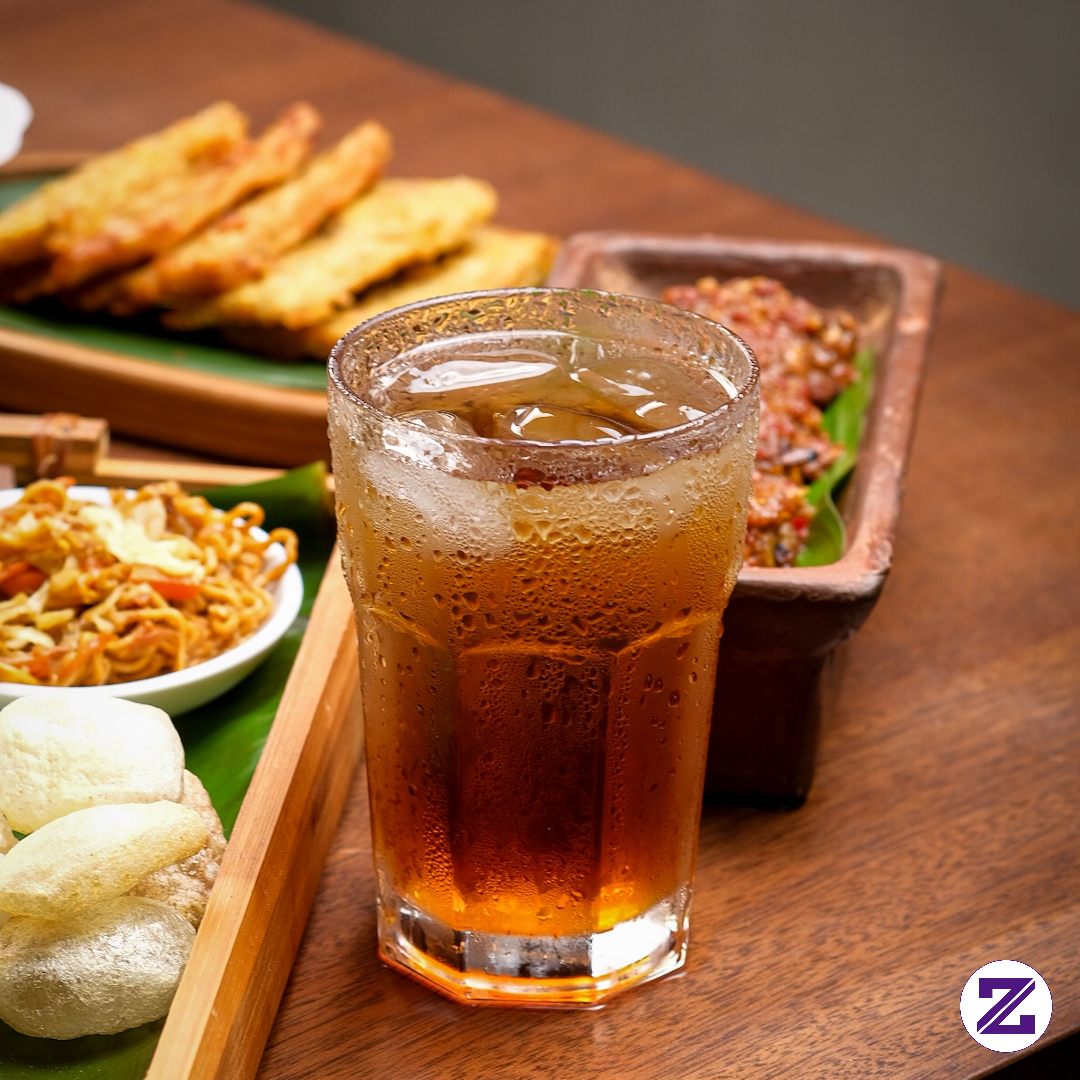Apapun Makanannya Minumannya Tetep Es Teh Ya Gak Sih ???.....