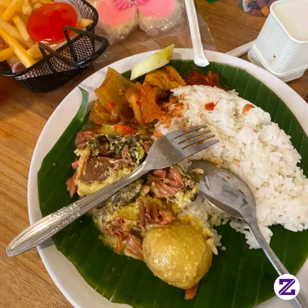 Makan Siang Dulu Sini Aku Suapin Makan Yang Mau Hadir.😁