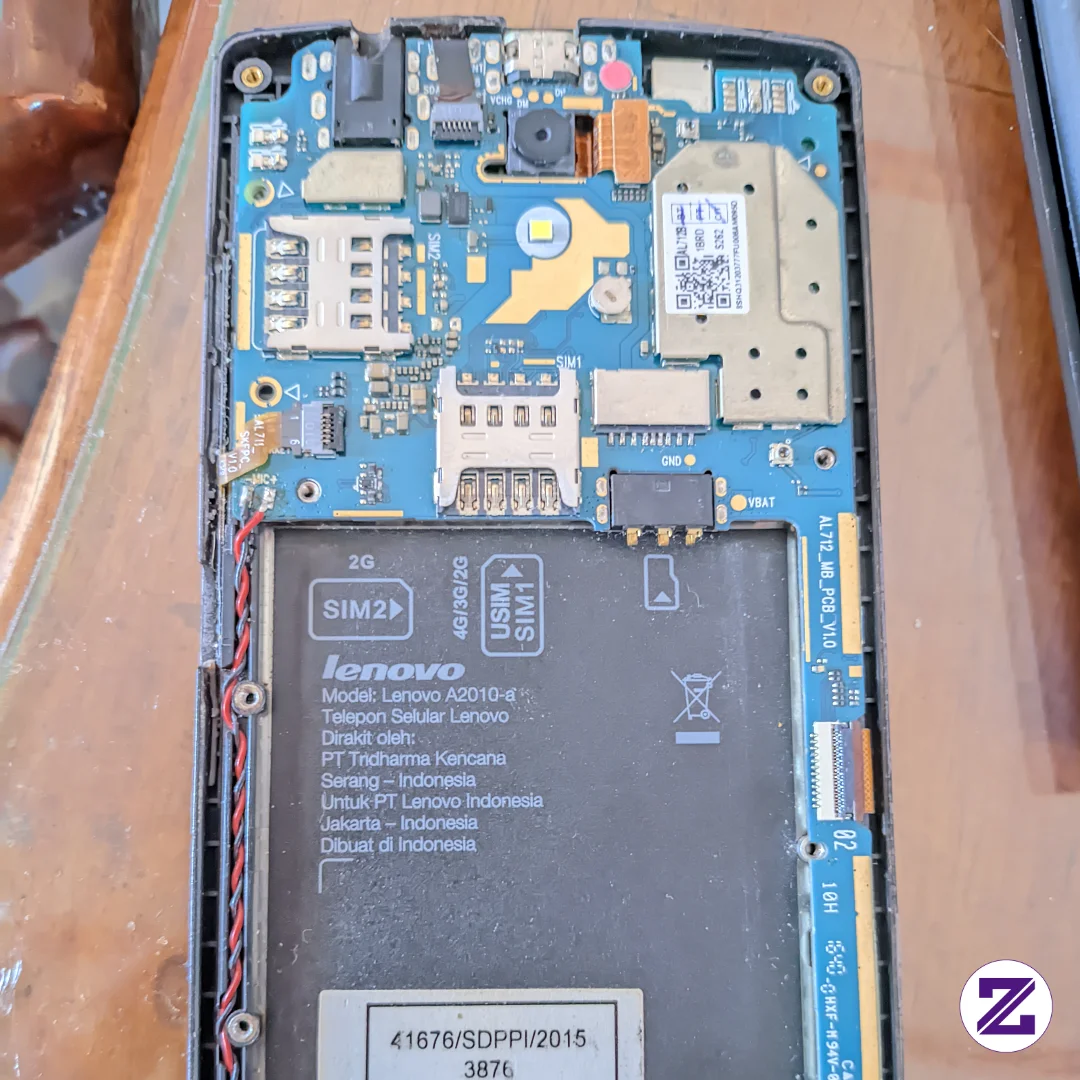 Mesin Utama Di Dalam HP Disebut PCB (Printed Circuit Board) Atau Sering Juga