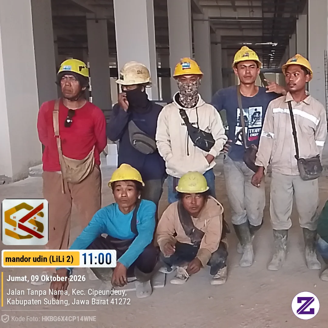 Hallo Ini Kawan Kawan Saya Lagi Bekerja