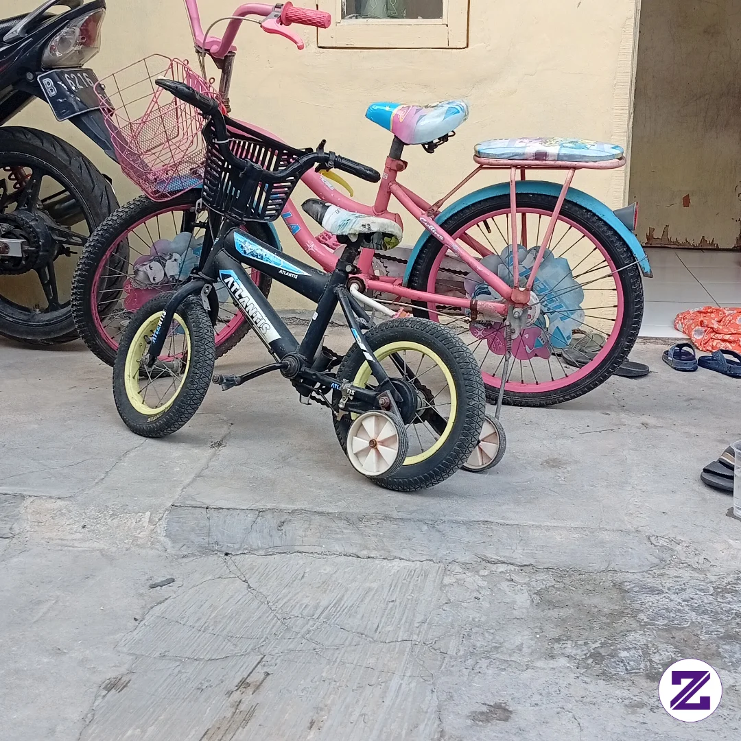 2 Anak Ya Sepeda Nya Juga Dua