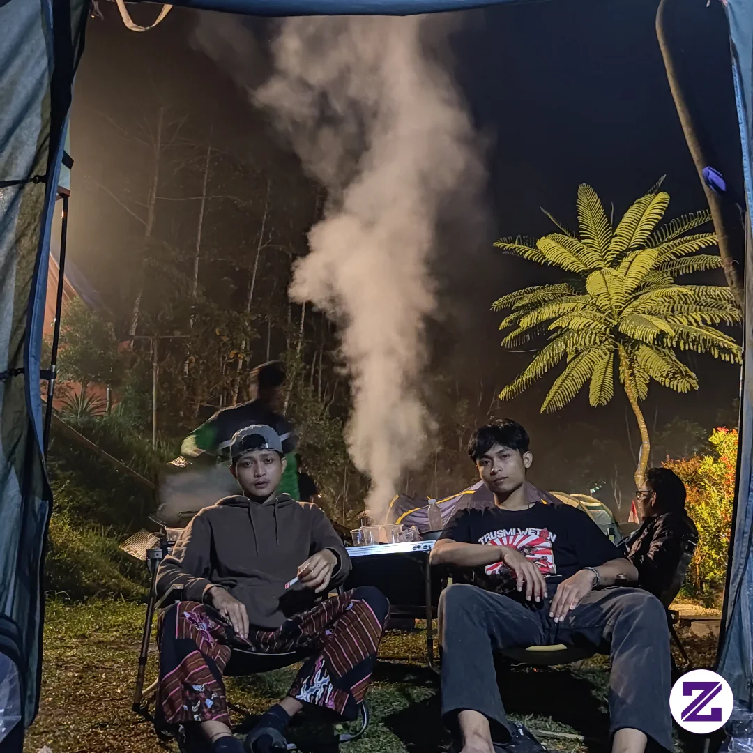 Kerja Keras, Istirahatnya Ngencamping. Hidup Itu Sederhana Kok 😂⛺