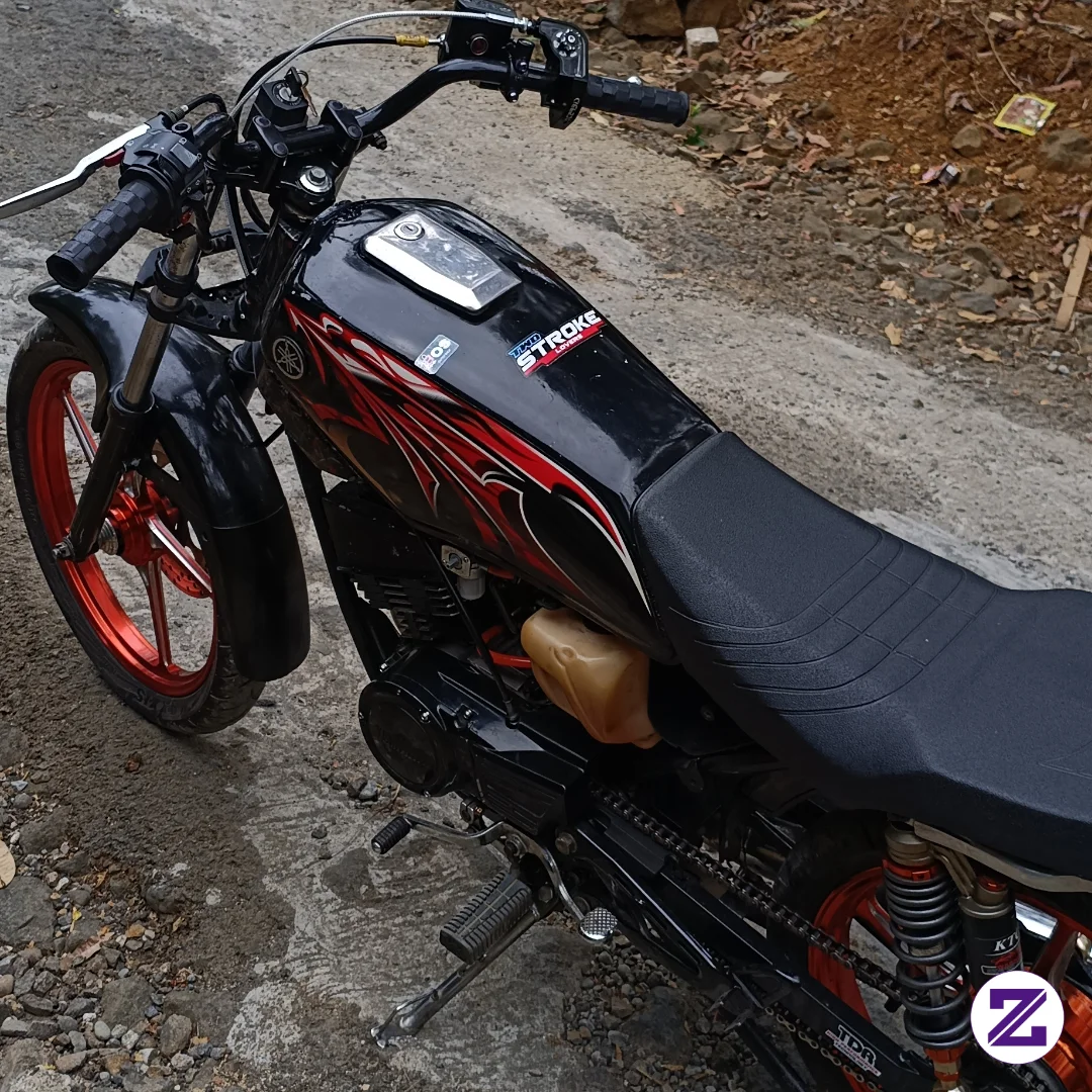Gaya Jalanan Yang Tajam: RX-King Kustom Yang Mempesona"