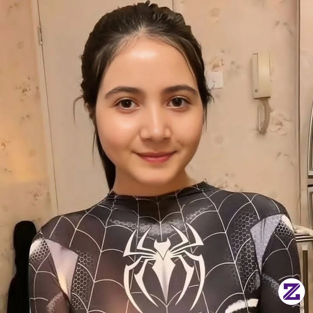 🕷️🖤 Senyum Manis, Aura Misterius... Sekali Muncul, Langsung Mencuri Perhatian.