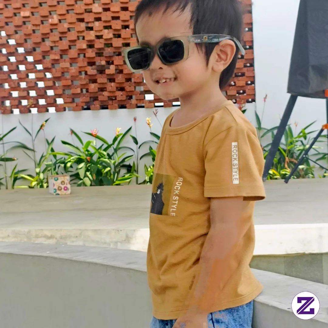 Gambar Senyum Manis Si Kecil Yang Menggemaskan ❤️😎 kategori Umum dipublikasikan oleh Munandar Rojaudin di Zoyalink