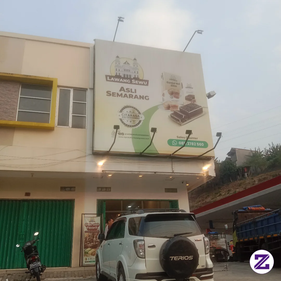 Gambar Mampir Lapis Kukus Lawang Sewu Semarang kategori Umum dipublikasikan oleh Teguh Mancunian di Zoyalink