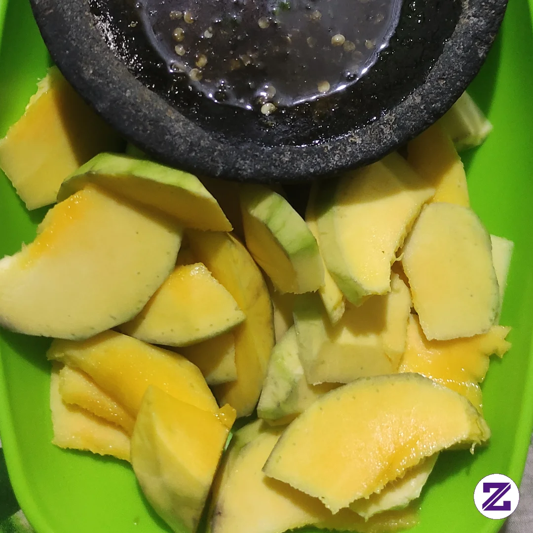 Cuaca Lagi Panas2 Nya,mending Ngerujak Mangga Yu 😋