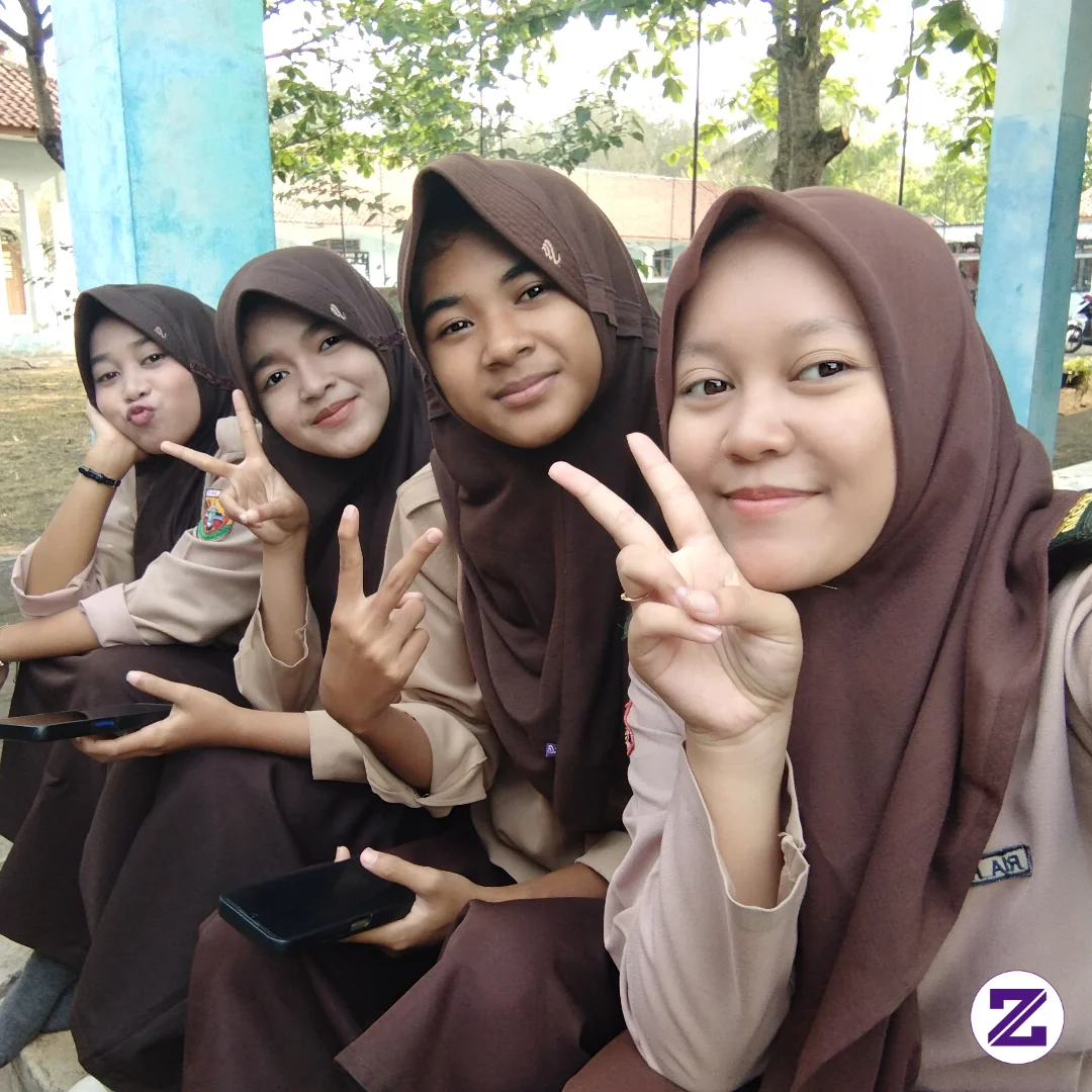 Seragam, Senyum, Dan Cerita Yang Akan Selalu Jadi Kenangan”