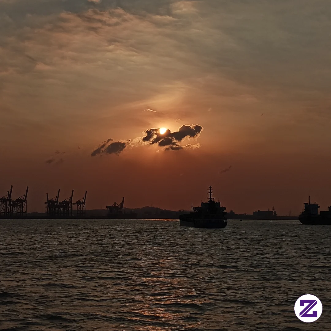 JEPRETAN LAMA, FOTO KAPAL DILAUT SENJA LAGI WKWK.
