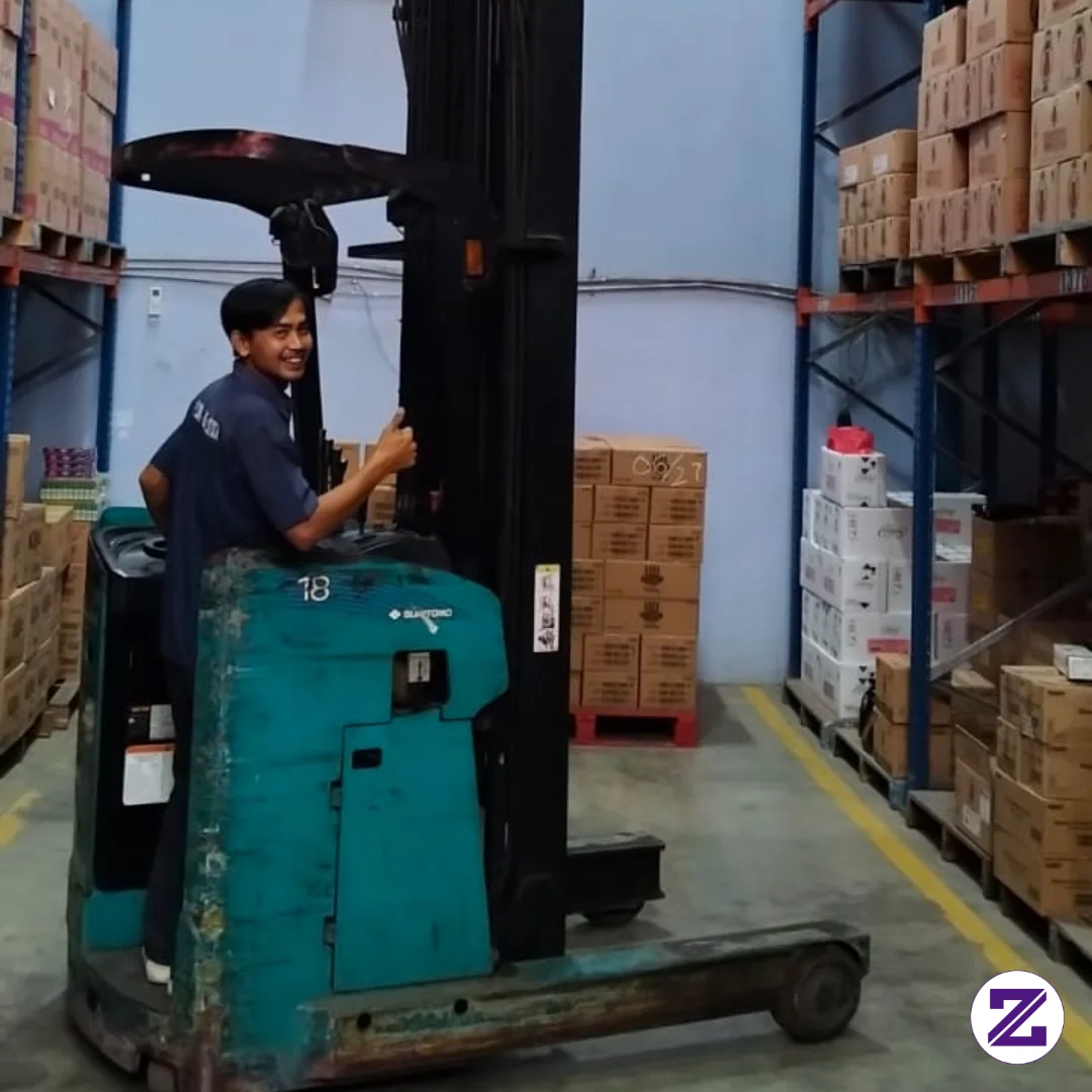 Sedang Beraktifitas Bekerja.