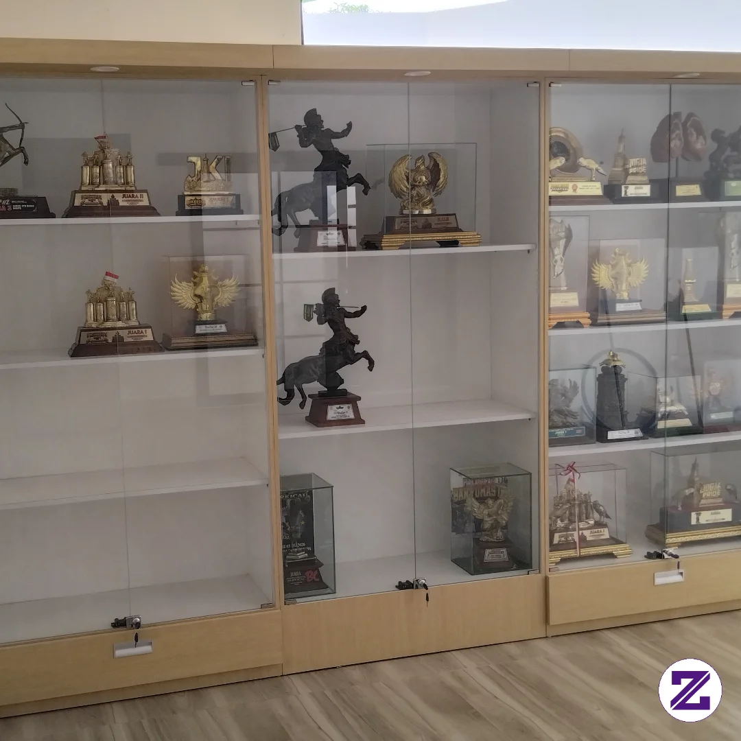 Lemari Piala