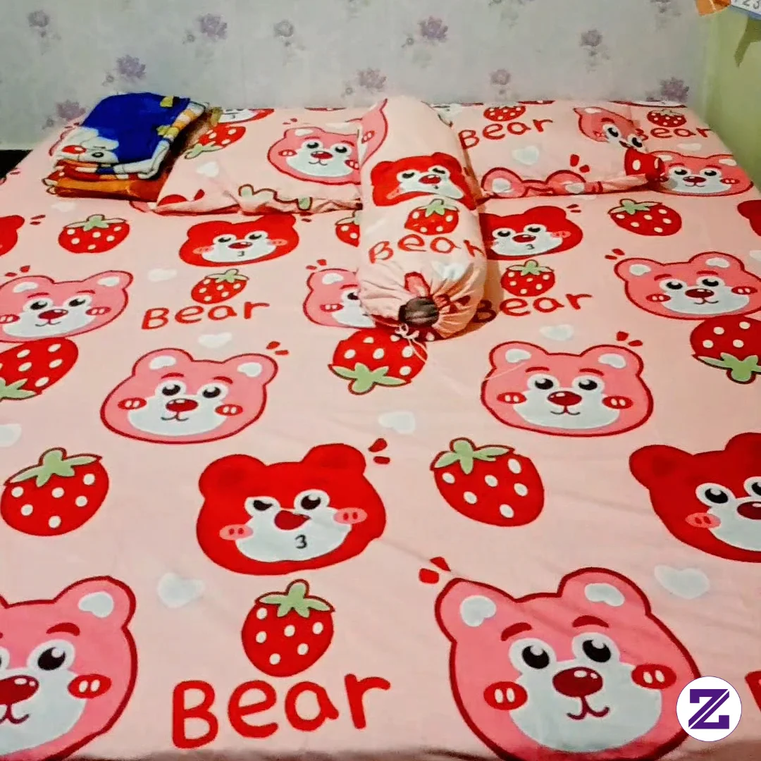 Sprai Bear Strawberry Viral, Kasur Auto Jadi Gemoy & Estetik Banget!