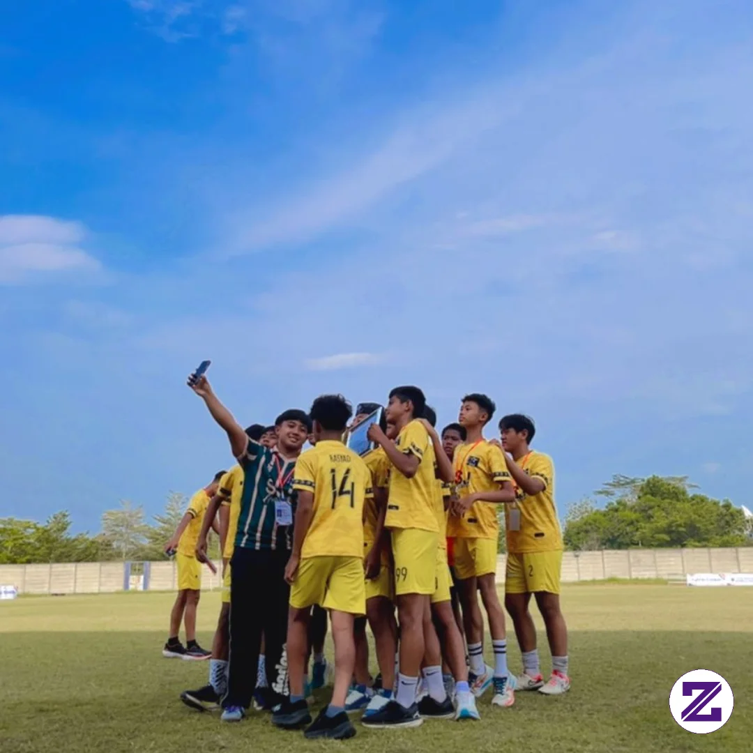 Kerjasama Saling Bahu Membahu Menggapai Tujuan Yang Sama.