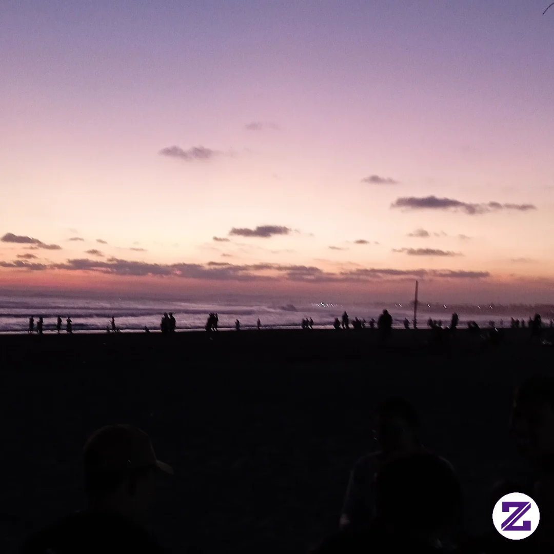 Indah Suasana Pinggir Pantai Sore Hari