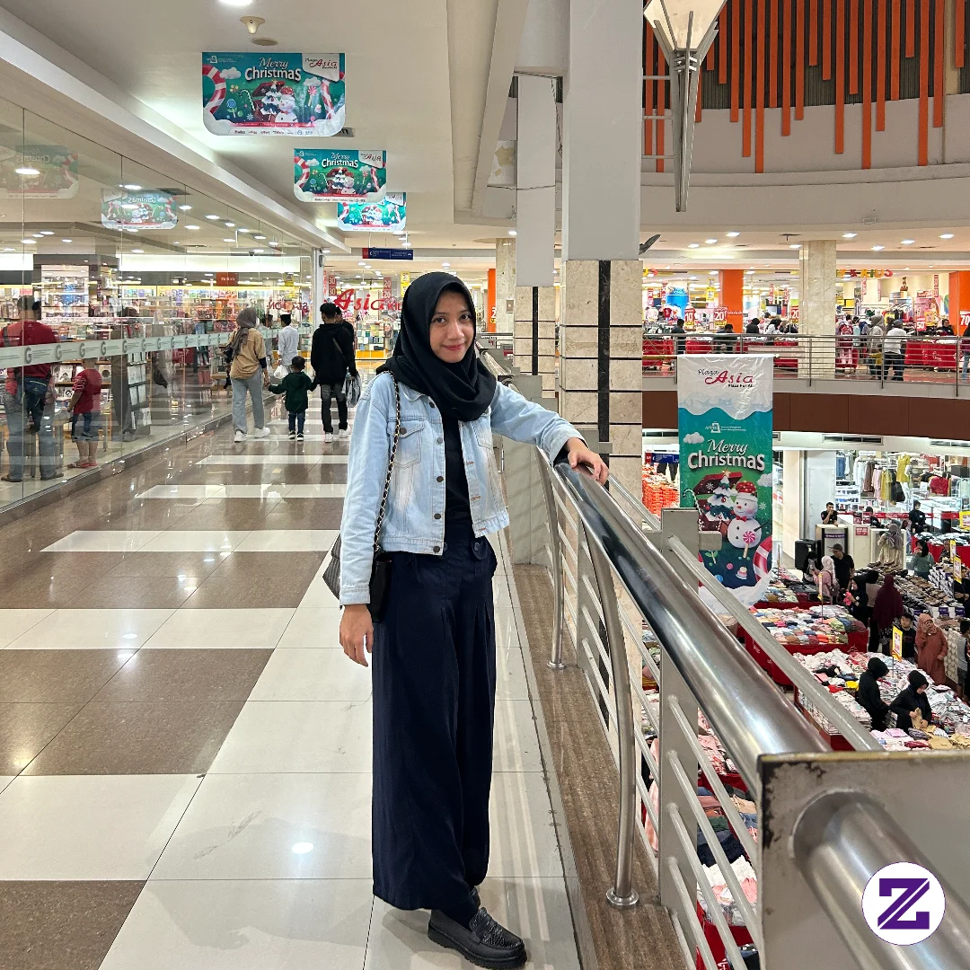 Strolling Around💜