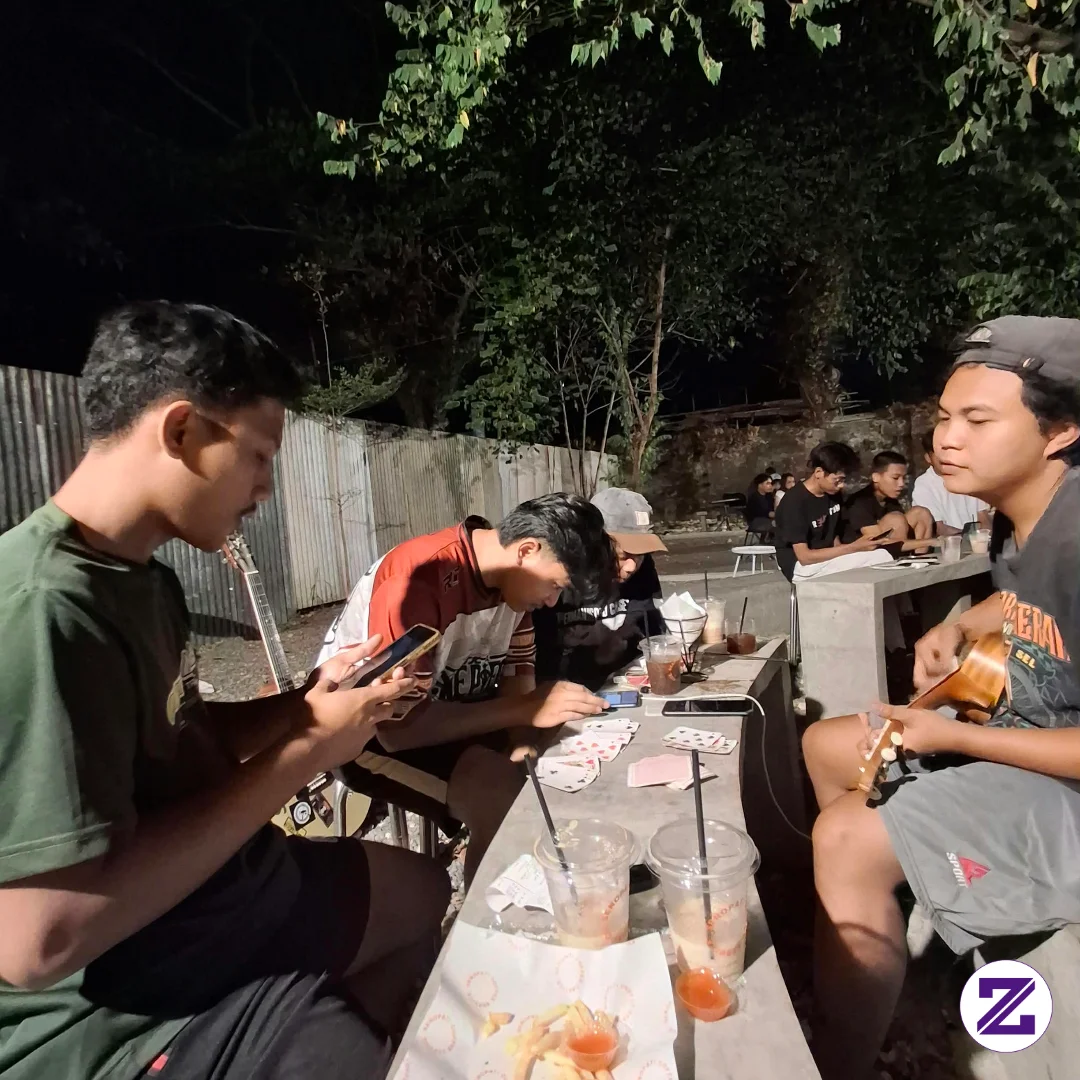 Sekedar Untuk Menghibur Diri Sendiri Nggak Perlu Mewah, Cukup Kumpul, Ngopi,