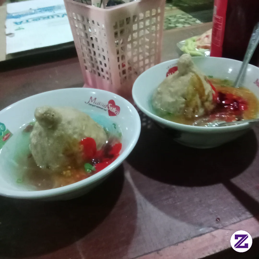 Bakso Janda Pirang Dengan Isian Daging Cincang Ada Yg Mau Kalok Gratisan?