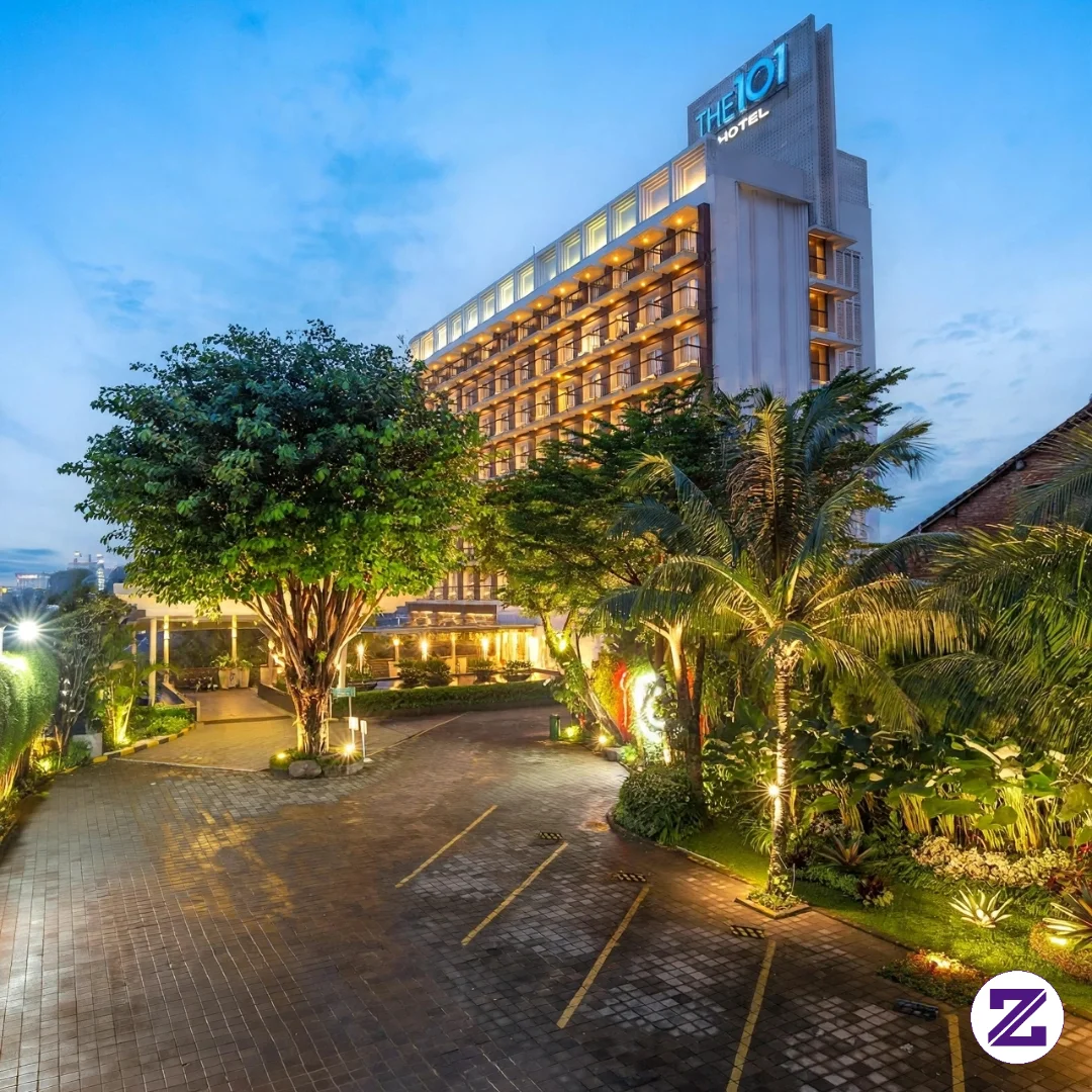 Pemandangan Malam The 101 Hotel Suryakencana