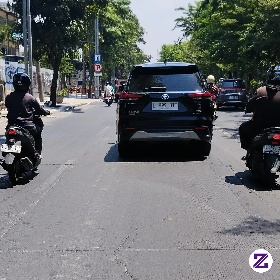 Gambar Maaf Mas Atau Pak,Maaf Bangeet, Maksudnya Pasang Plat Seperti Ini Buat Apa Ya? kategori Umum dipublikasikan oleh Deny Quse di Zoyalink