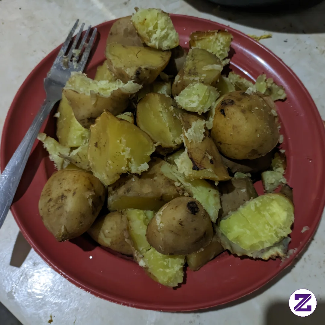 Ubi Rebus.Ubi Rebus Adalah Makanan Padat Nutrisi Dengan Kalori Sekitar 76–110