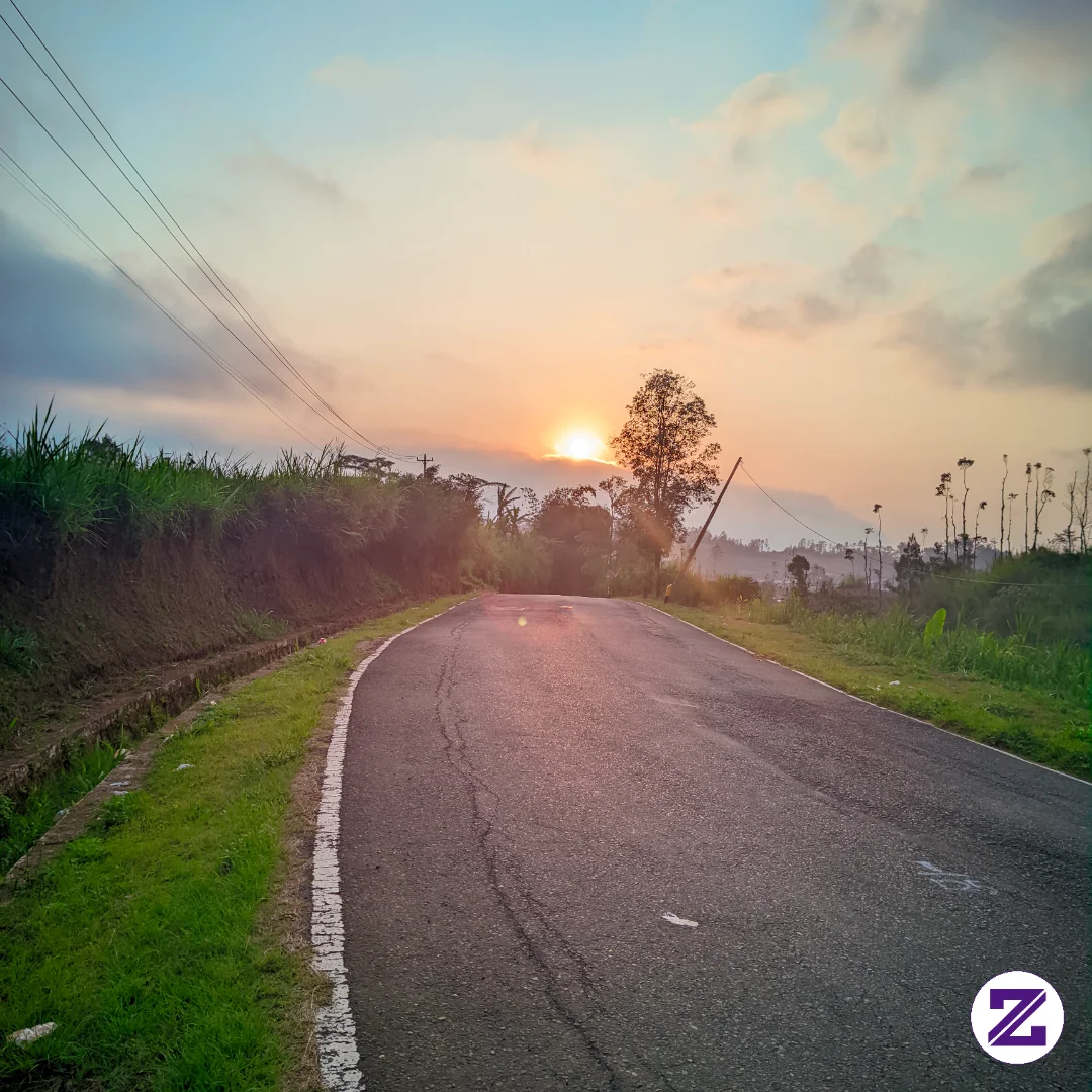 Pemandangan Sore Hari Di Jalan Sinoman Wanayasa Banjarnegara
