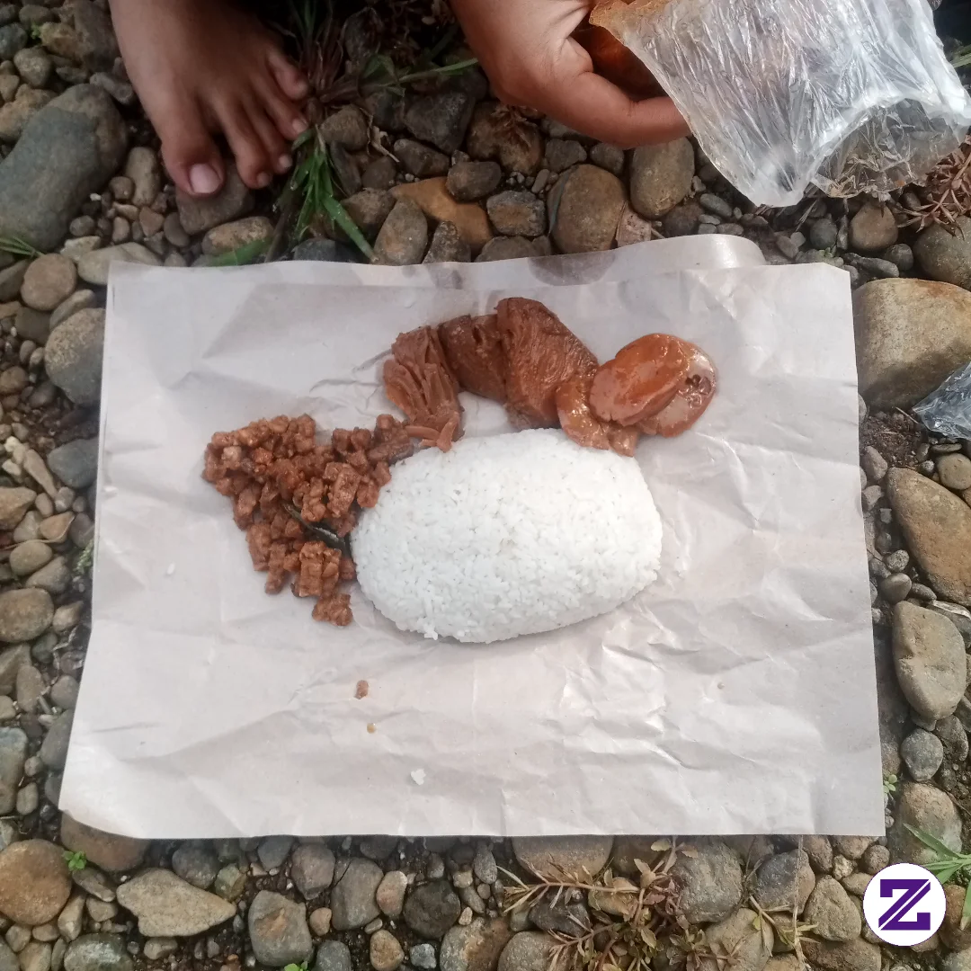 Sarapan Ke 2 Di Pinggir Sungai..