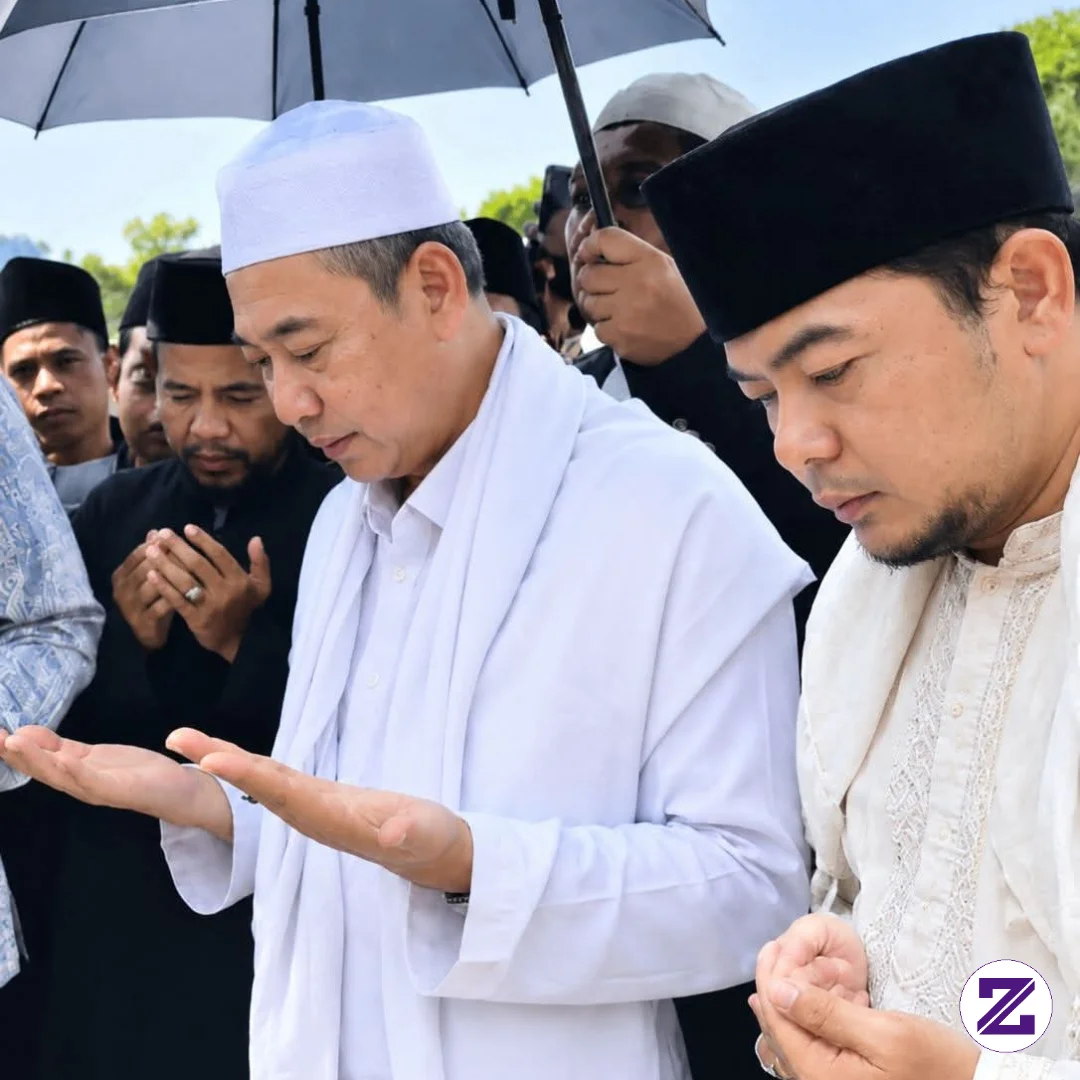 Guru Dan Murid Sekaligus Alo Almaghfurlah Abuy KH Uci Turtusi, Almaghfurlah KH