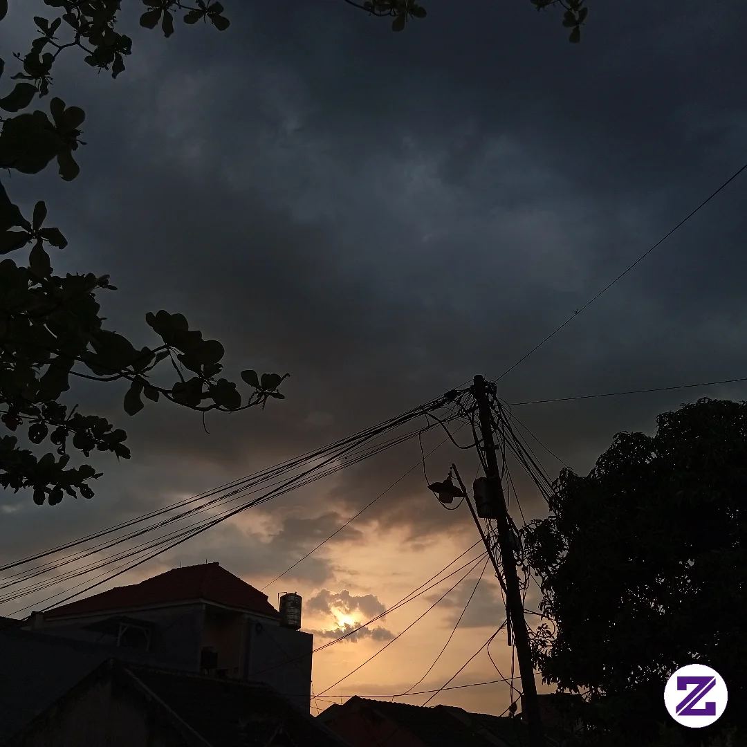 Jalan Jalan Sore ... Sambil Menikmati Langit Senja...🧡