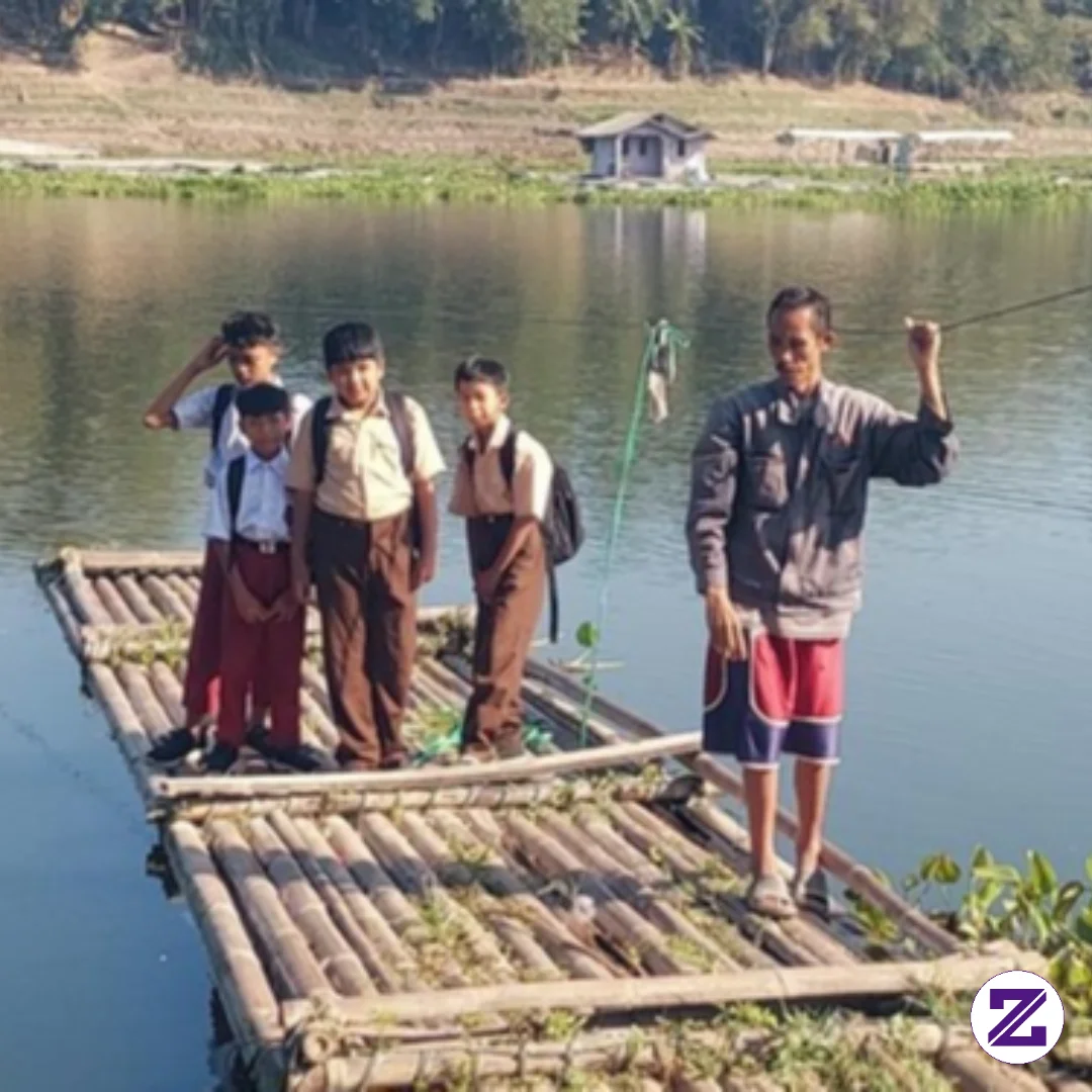 Potret Bocah Di Pelosok KBB Seberangi Waduk Saguling Demi Pendidikan