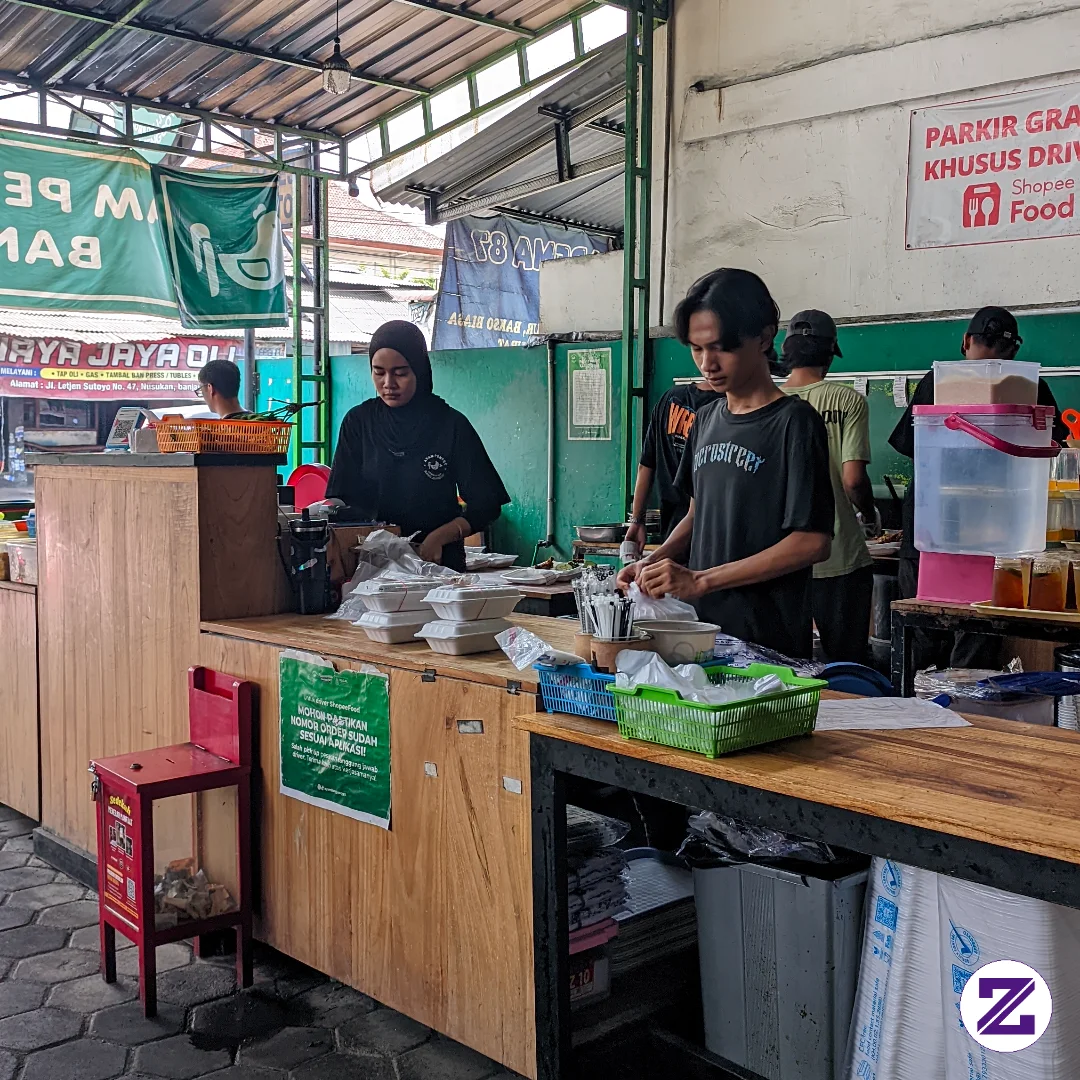 Resto Sedang Sibuk