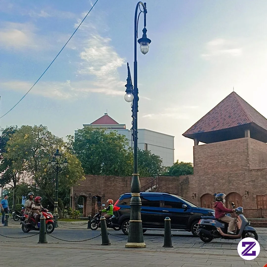 Semarang Sore Ini, Anginnya Pelan, Langitnya Luas.