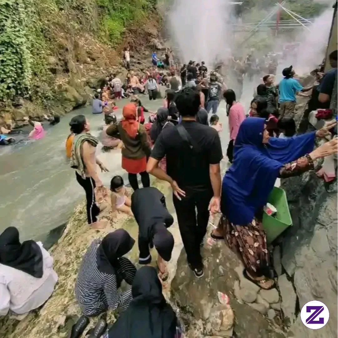 Kenangan Waktu Di Air Mancur Cipanas Palabuhanratu...Apa Kalian Pernah Liburan