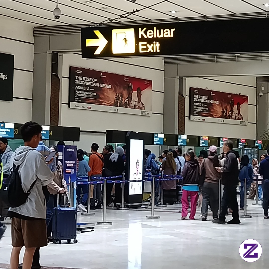Lagi Di Bandara