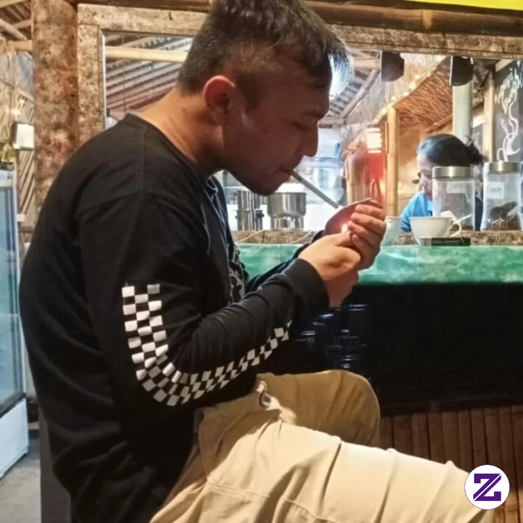 Aku Terlanjur Terlahir Sebagai Lelaki, Luka Derita Ku Hantam Sendiri...