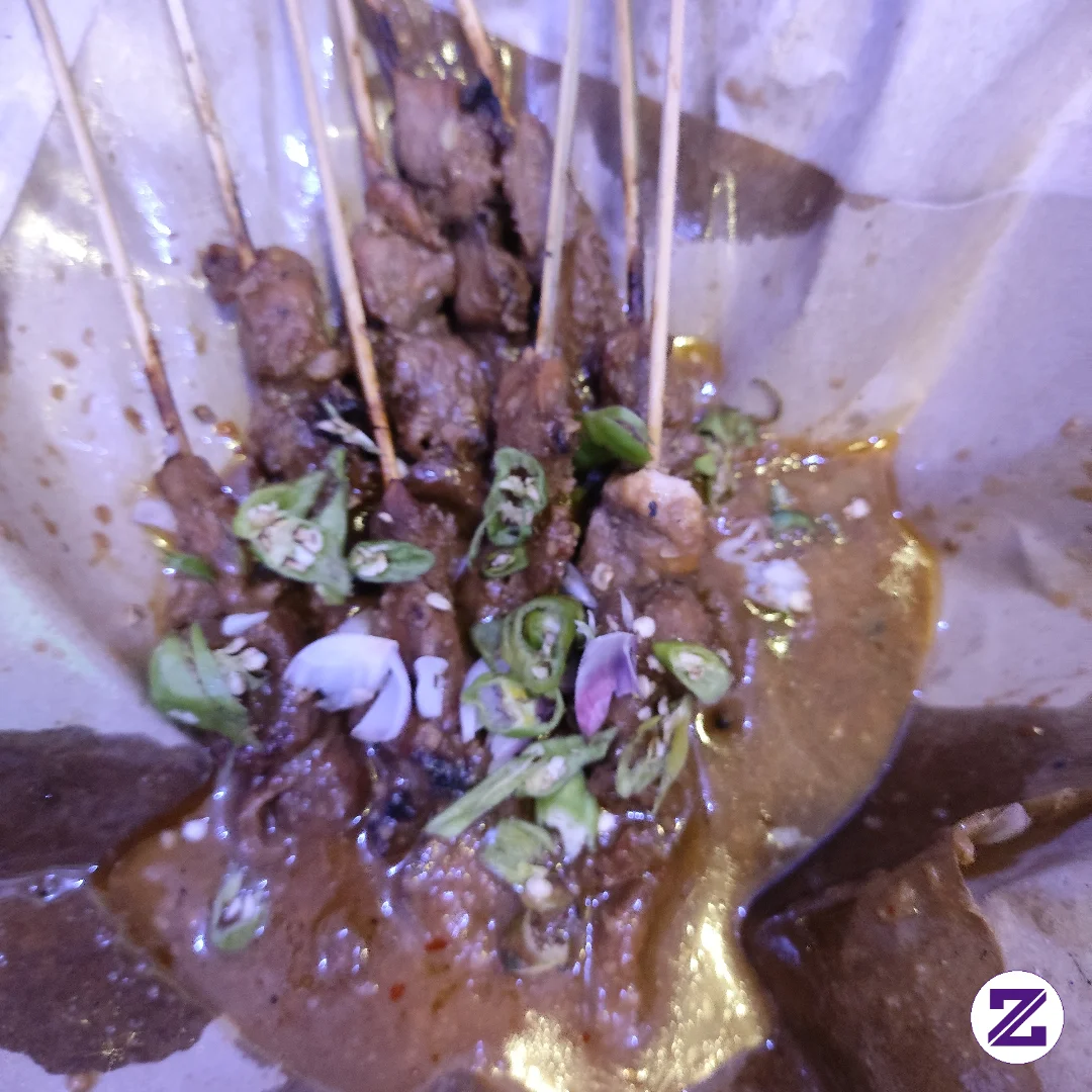 Sate Ayam. Bumbu Kacang Enak Sekali..
