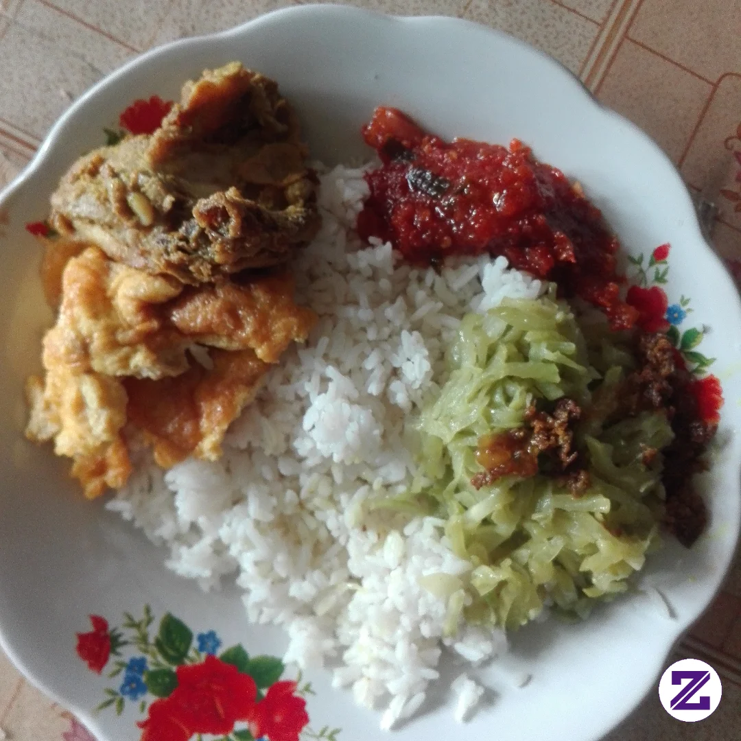 Ti Isuk Isuk Nepika Wayah Kieu Karek Mangih Dahar,padahal Beas Loba Meunang Tinu