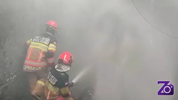Rumah di Bantarjati Bogor Terbakar, Tiga Penghuni Dilarikan ke Rumah Sakit