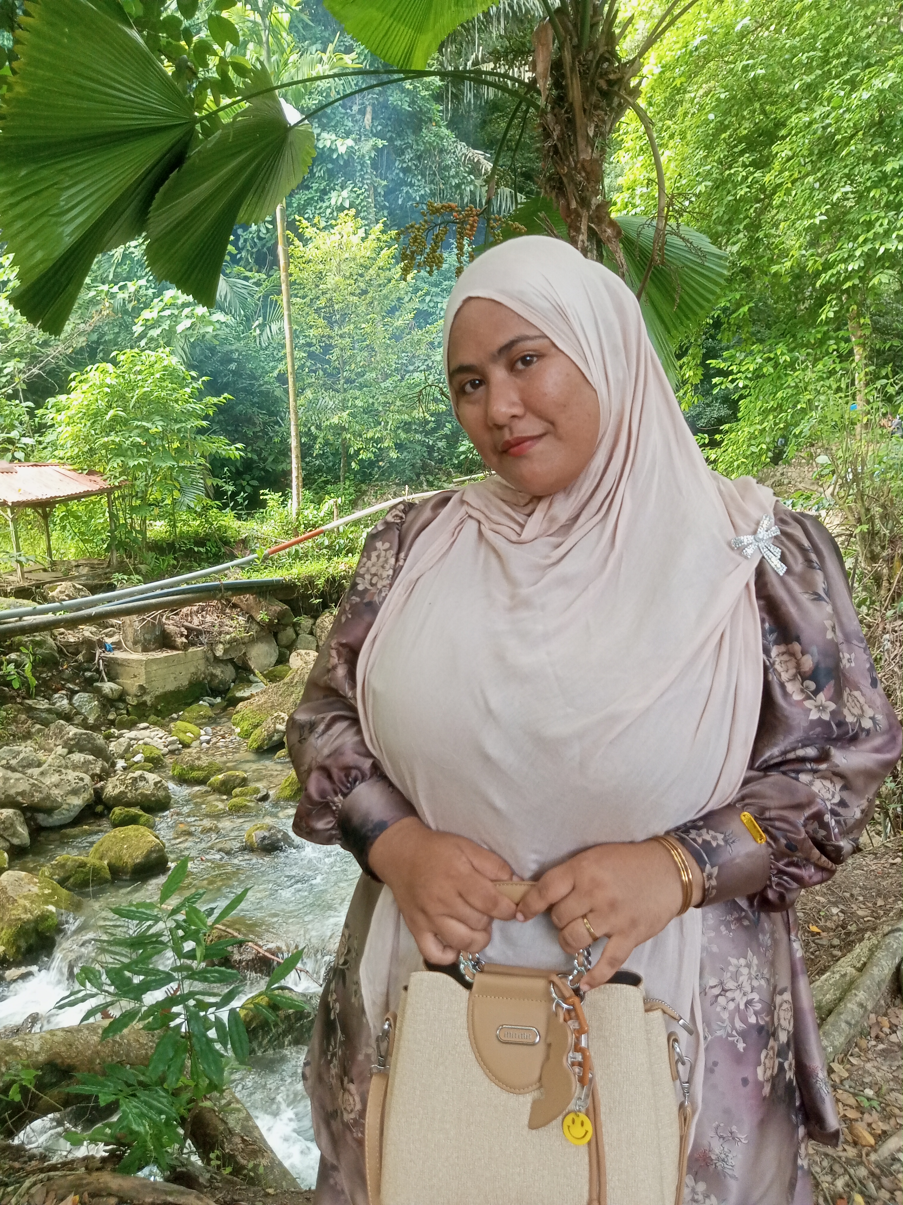 Hasni Nur