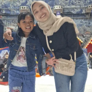 Neny Manja Putri