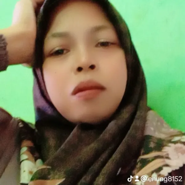 Enung Sulastri